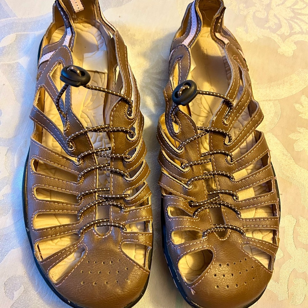 Jambu Size 7 Ladies Scuba sandals EXCELLENT condition